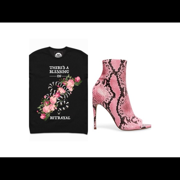 Served Fresh “Blessing In Betrayal” sweatshirt! - Picture 4 of 4